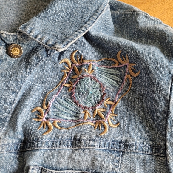Simon Chang Women's Jean Shirt with Embroidery. Size 14 imo - Picture 3 of 8